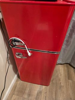 MINI FRIDGE