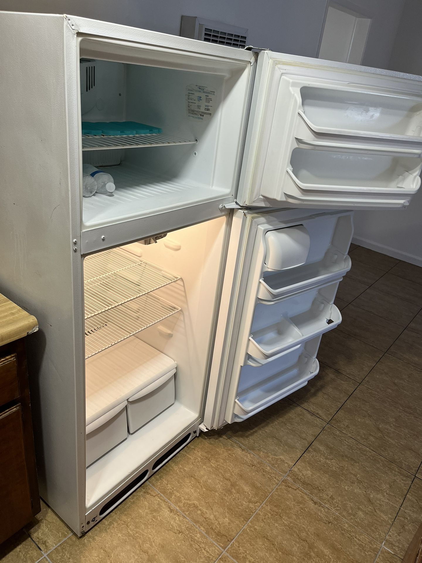 Frigidaire Refrigerator