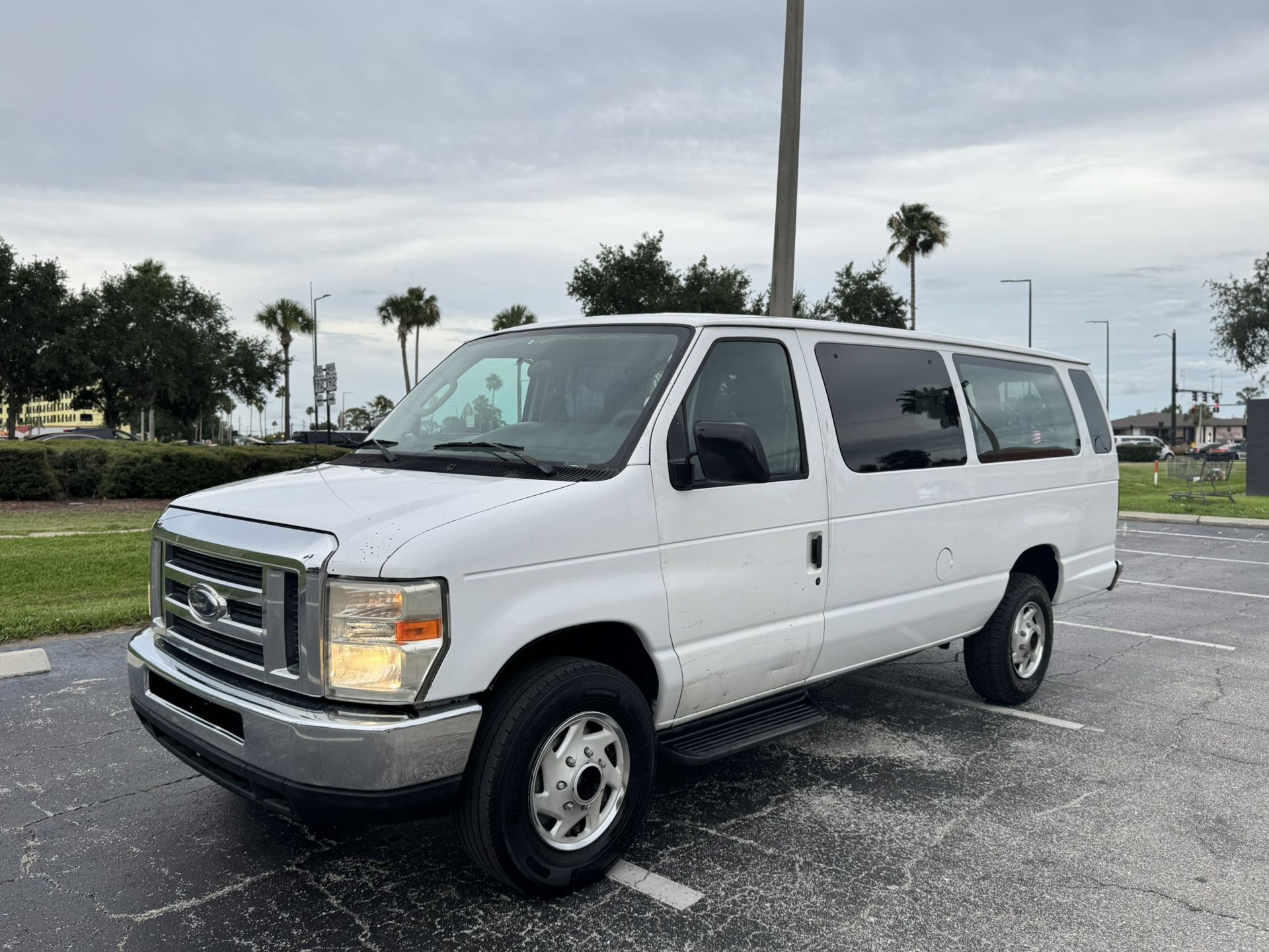 2013 Ford E-350