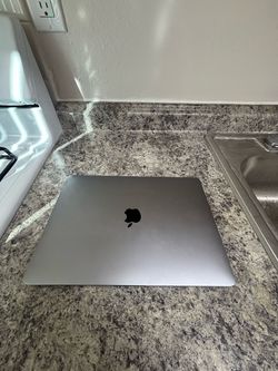 2020 MacBook Pro 13” M1 • 8GB RAM • 512GB SSD