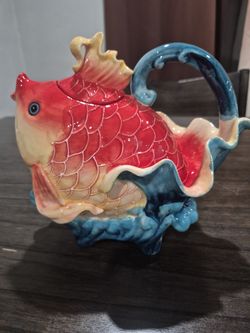 Blue sky rar Fish Teapot