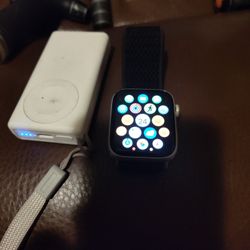 Apple Watch Se Aluminum And Wireless Charger