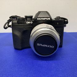 Olympus OM-D E-M10 Mark IV M10 Mark IV Mirrorless Digital Camera with 14-42mm Lens 