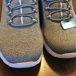 Women's Athletic Shoes