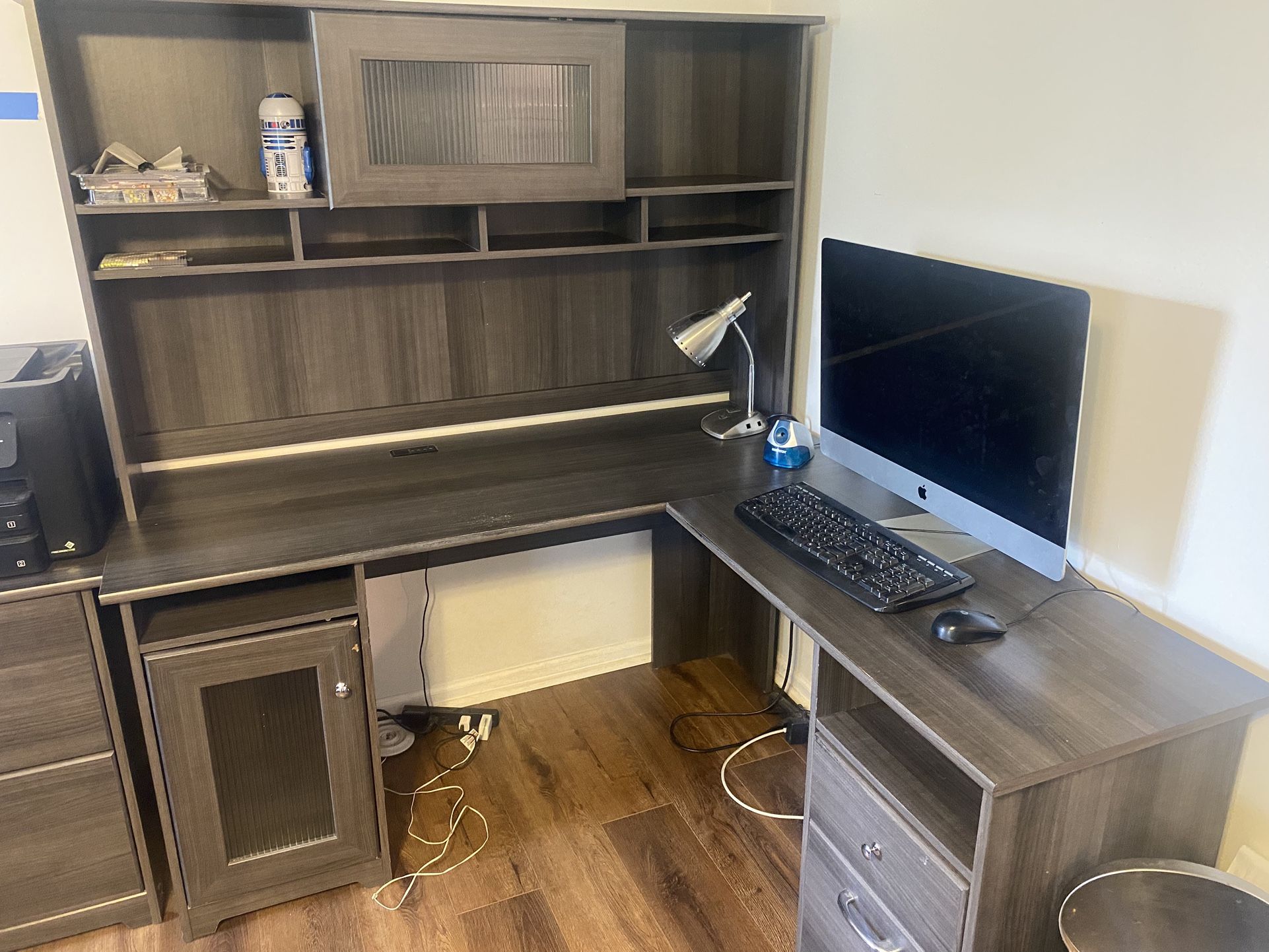 Office Furniture Set.