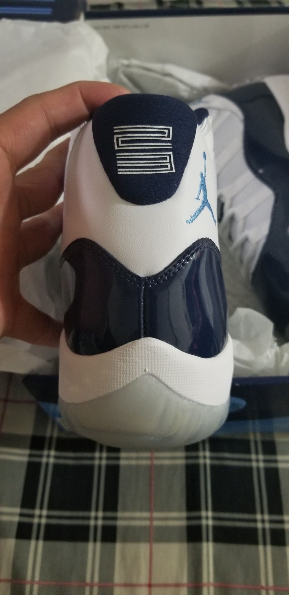 JORDAN 11 RETRO UNC (WIN LIKE 82) SIZE 8.5