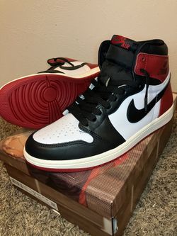 Air Jordan1 Retro HI OG. “Black Toe” Size 9 
