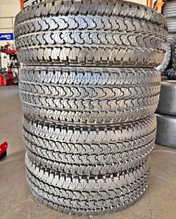 285/60R20 Bridgestone tires )..excelentes condiciones 80% life .