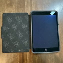 iPad Mini 4 With Case 
