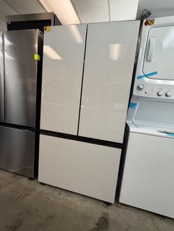 New Samsung Bespoke French Door Refrigerator White Glass