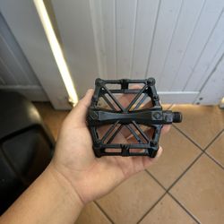 Metal Pedals‼️ (READ DESCRIPTION!)