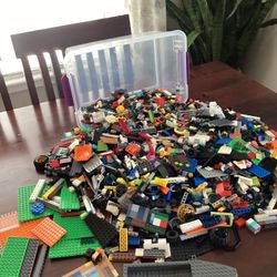 9 Pounds Of Mixed Lego