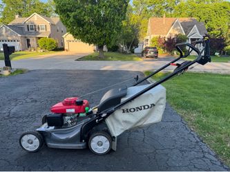Honda HRX217HXA lawnmower