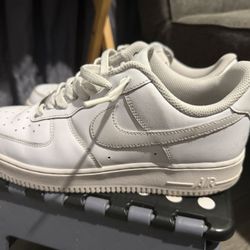 white air forces size 8 in mens size 9.5 in women 