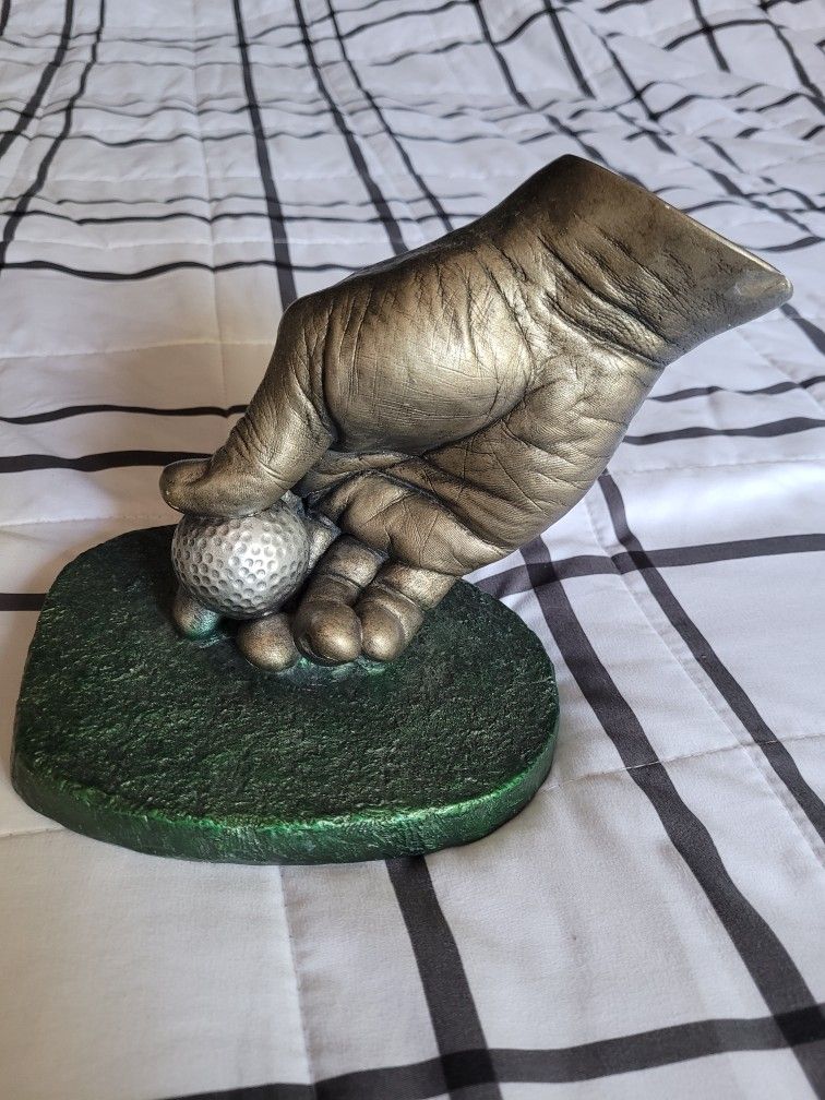 Golf Statue