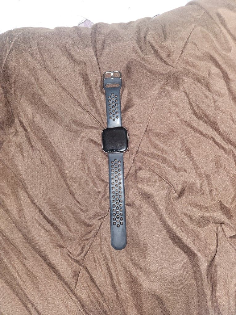 Fit Bit Versa 2
