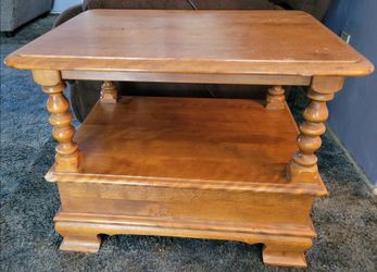 ETHAN ALLEN Heirloom Nutmeg Maple Colonial Early American Style Accent End Table