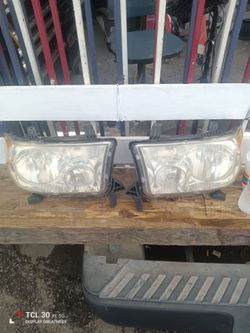 Toyota tundra headlight lens.