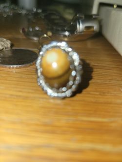 Vintage Silver-Tone Adjustable Ring with Natural Siva Eye Shell Stone