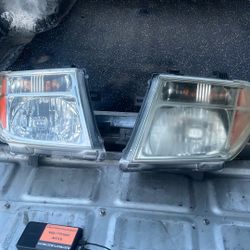 2007 Nissan Frontier Headlights