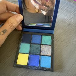 Huda beauty pallet