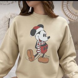 ✨🎄Mickey Sweatshirt, PICK UP TODAY 🎄✨