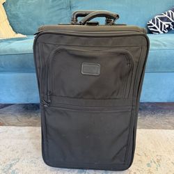 Tumi Black Ballistic Nylon Roller Carryon Suitcase Bag Made in USA