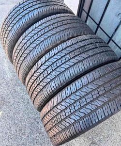 255_65_17 Goodyear tires Con Excelente calidad 👌