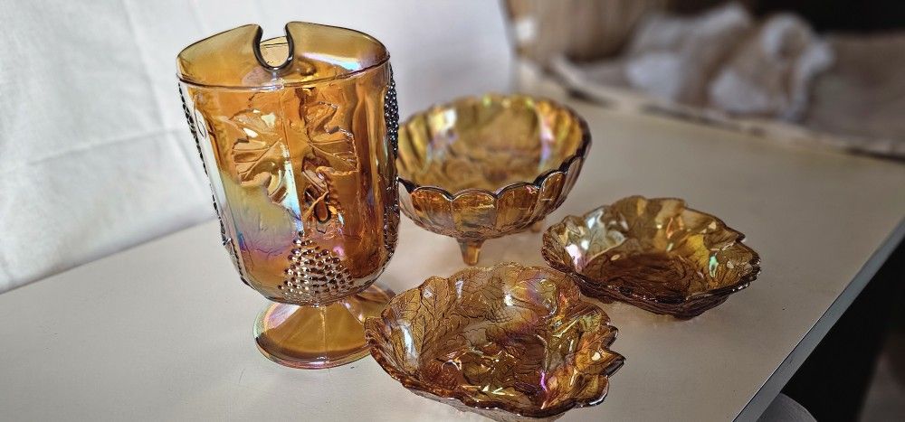 Vintage Carnival Glass Merigold Harvest Grape(?)