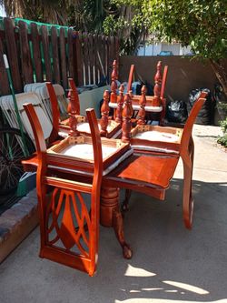Dining Room/ Comedor