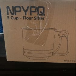 5 Cup Flour Sifter