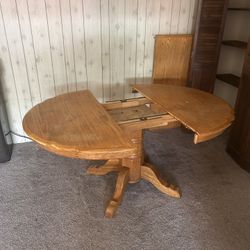 Solid Oak Pedestal Table 