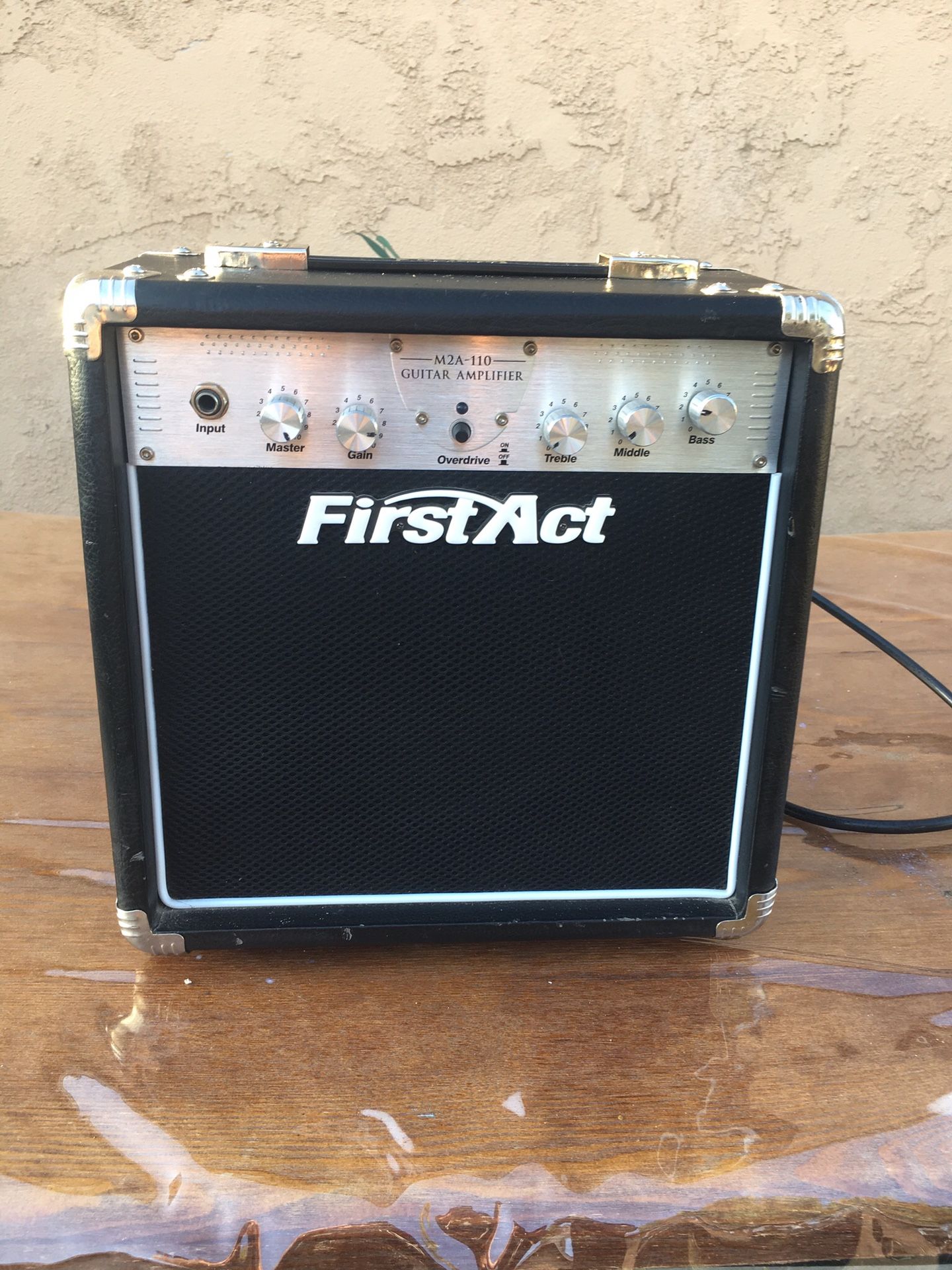 Guitar amplifier First Act M2A-110 in good conditions price firm