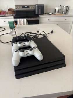 PS4 Pro 1TB Bundle