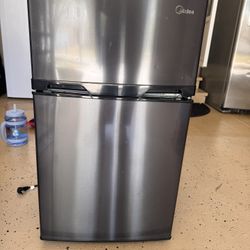 Midea Mini Fridge And Freezer 
