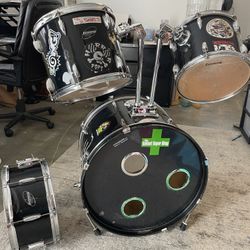 Drum Kit 