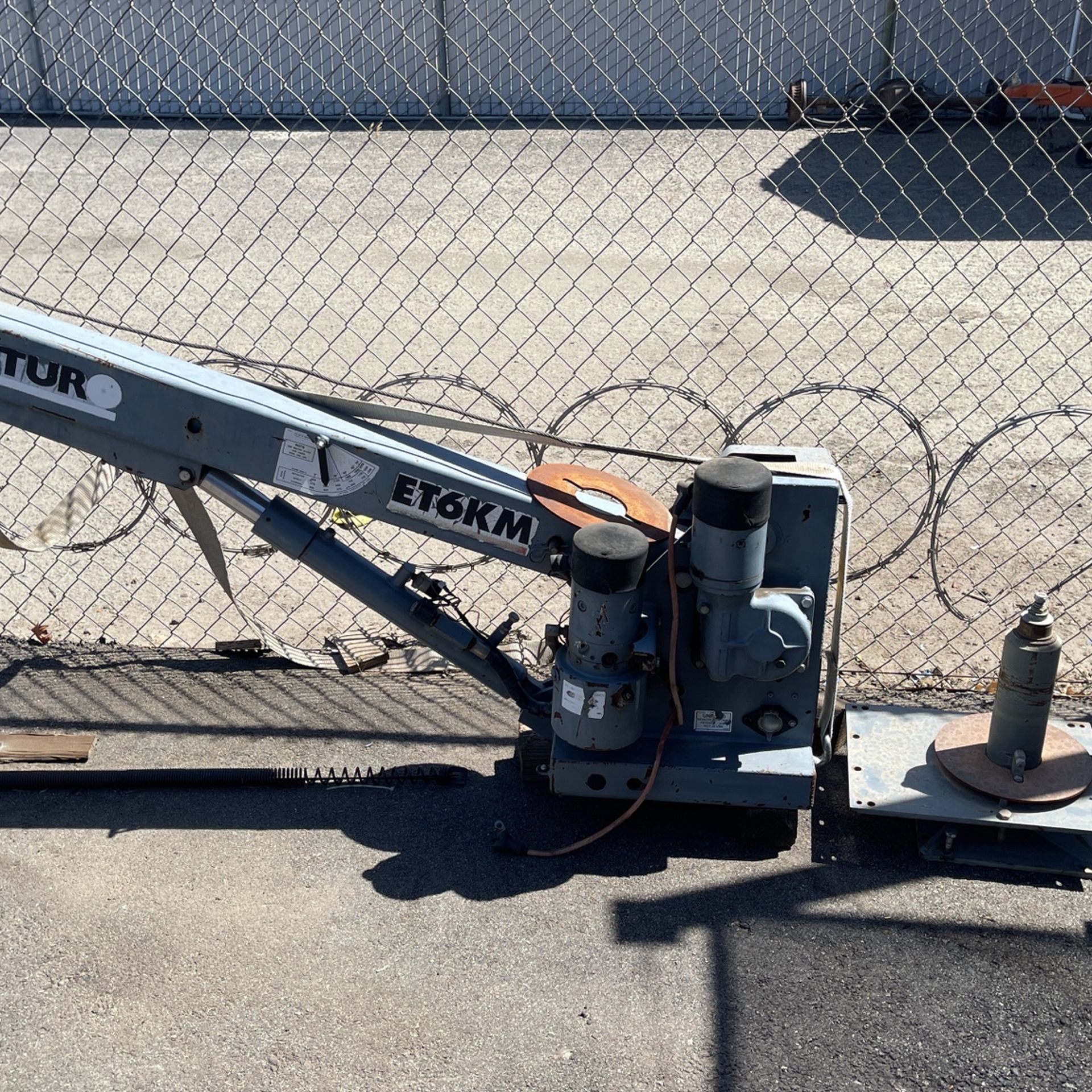 Venturo Electric Crane