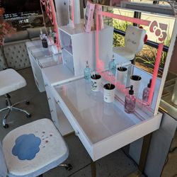 Hello Kitty Vanity Set