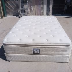 Sealy queen pillowtop mattress and box spring
