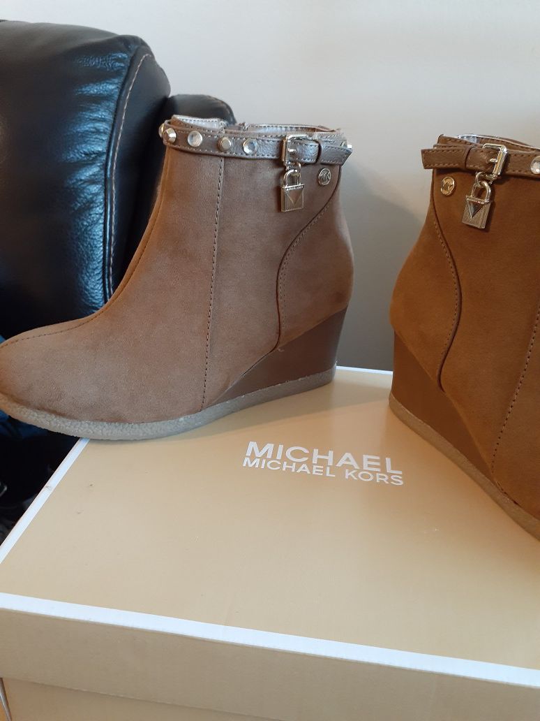 MICHAEL KORS SIZE 4y FOR GIRL