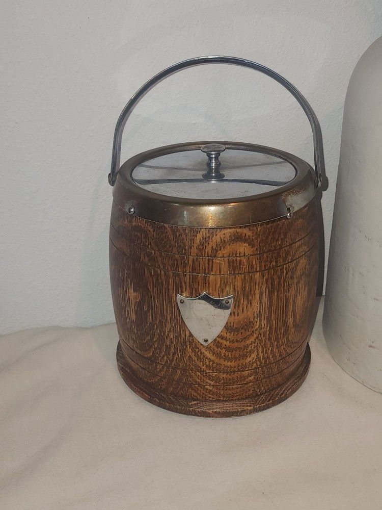 Antique Ice Bucket Oak Wood w/ Shield Crest Porcelain Lined w/ Lid Vintage