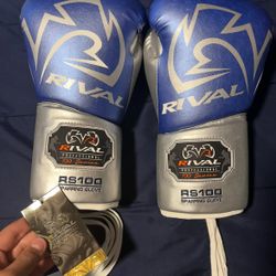 Rival Rs100 Sparring Gloves