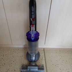 Dyson Vacuum 