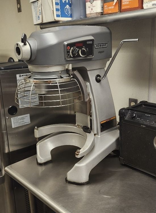Hobart Legacy+ HL200 20 Qt. Planetary Stand Mixer with Guard & Standard Accessories - 120V, 1/2 hp
