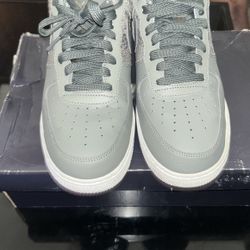 Nike Air Force 1 (size 9.5)