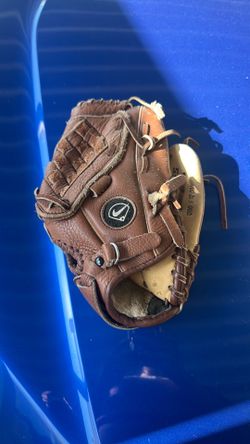 Baseball gloves