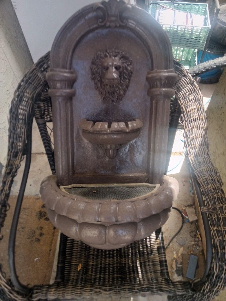 Lion Head Fountain