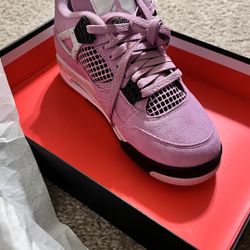 Wmns Air Jordan’s 4 Retro ‘Orchid’