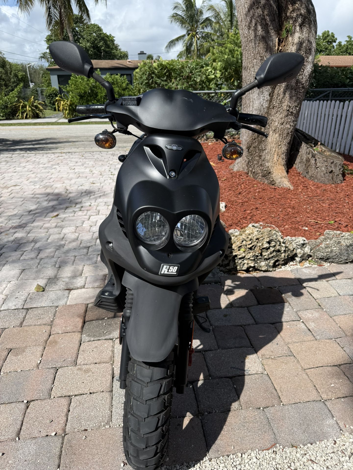 Roughhouse 50 moped