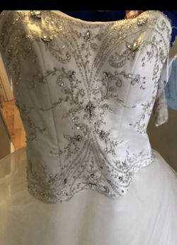 Wedding dress / wedding gown / wedding 